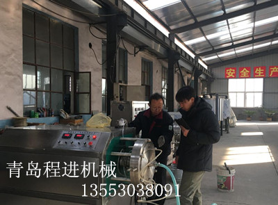 乳膠發(fā)泡機驗收