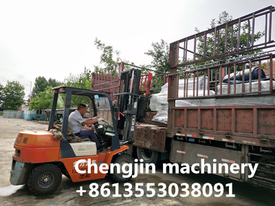   乳膠床墊專用平切機(jī)發(fā)貨現(xiàn)場