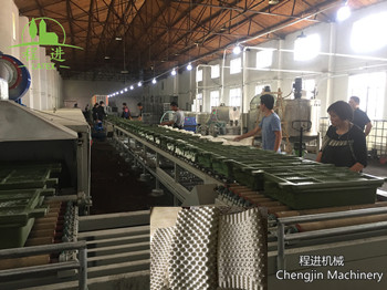 用于乳膠文胸生產(chǎn)線小型自動乳膠發(fā)泡機